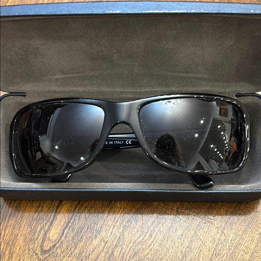 CHANEL Black Sunglasses Classic Design